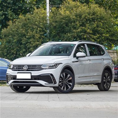 Neuer automatischer, sicherer und zuverlässiger SUV Volkswagen Tiguan L